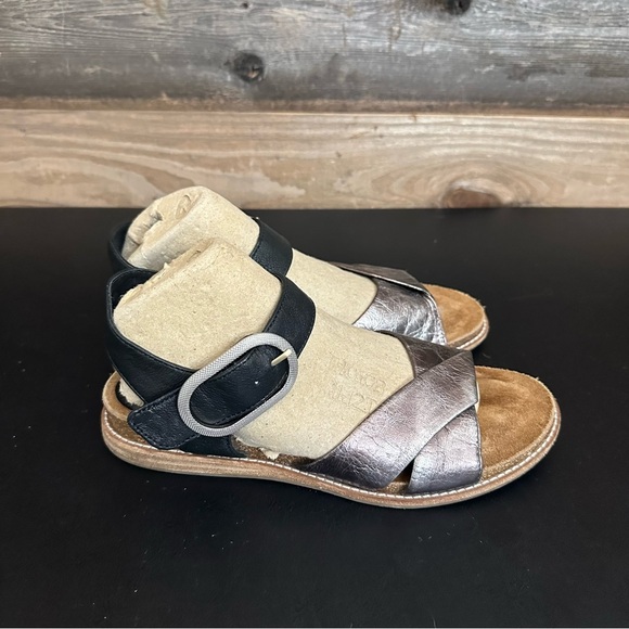 Sofft Women’s Size 8 M Bayo‎ Black Gray Leather Buckle Buckle Strap Sandals - Picture 4 of 10